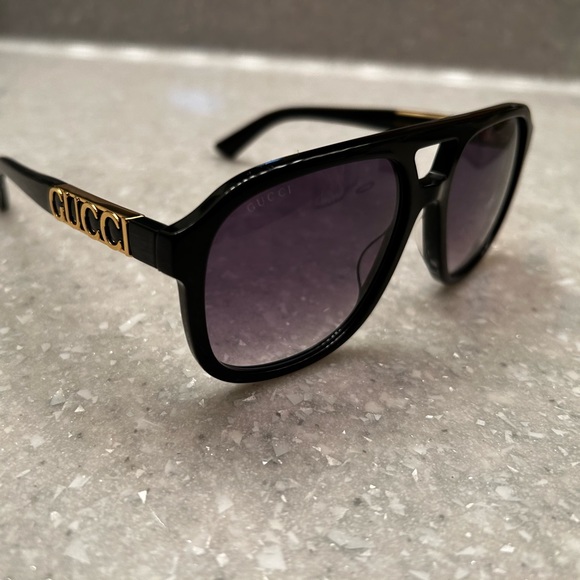 Gucci Gradient Suns. Beautiful. Just like Kyle Richard’s on RHOBH - Picture 2 of 6